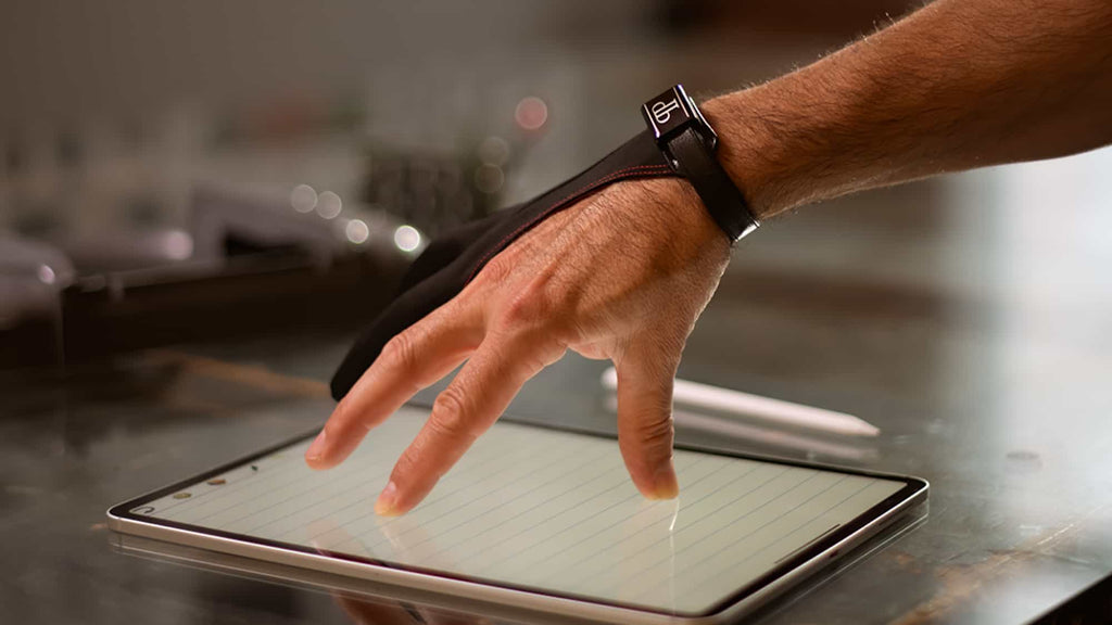 10 Reasons to Use Gloves For Art, Design & Illustration