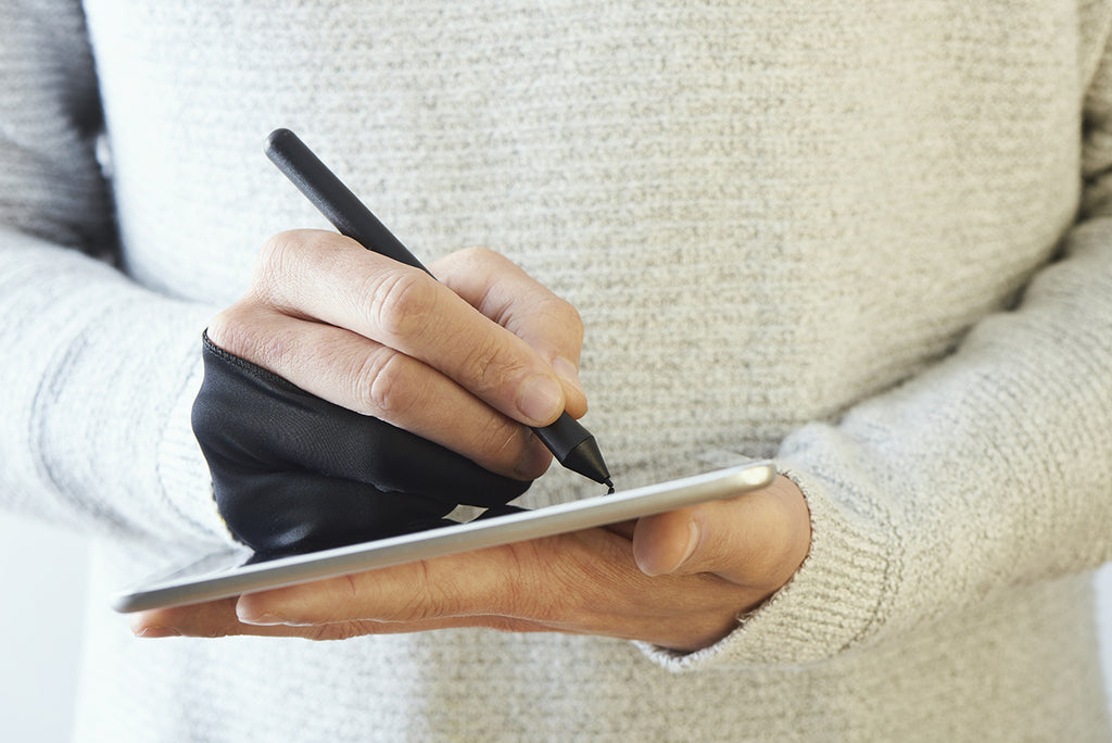 What Are Digital Art Gloves?